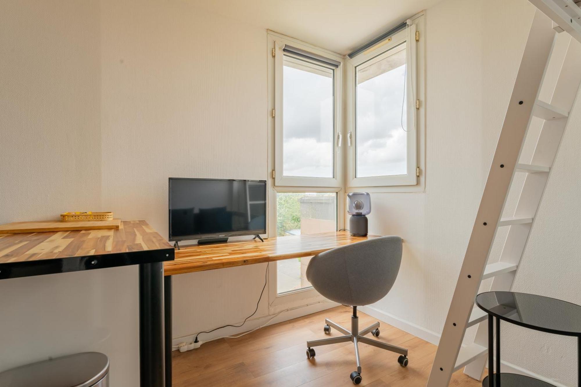Charlemagne - Studio Confortable Avec Parking Gratuit - Quelques Pas De La Gare, Cuisine, Wifi Apartment Arras Exterior photo